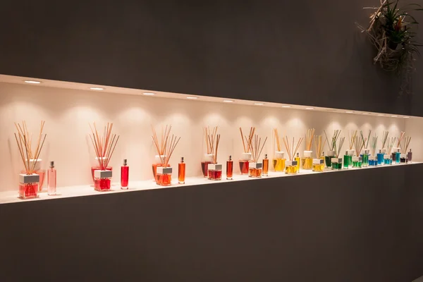 Esenciální oleje na displej v homi, domácí mezinárodní výstavě v Miláně, Itálie — Stock fotografie