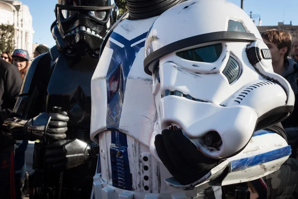 Menschen der 501. Legion nehmen an der Star Wars Parade in Mailand, Italien teil — Stockfoto