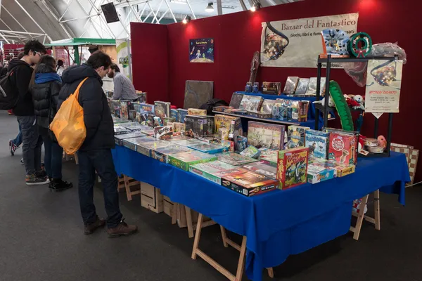 Insanlar ziyaret Festival del fumetto Kongre Milano, İtalya — Stok fotoğraf