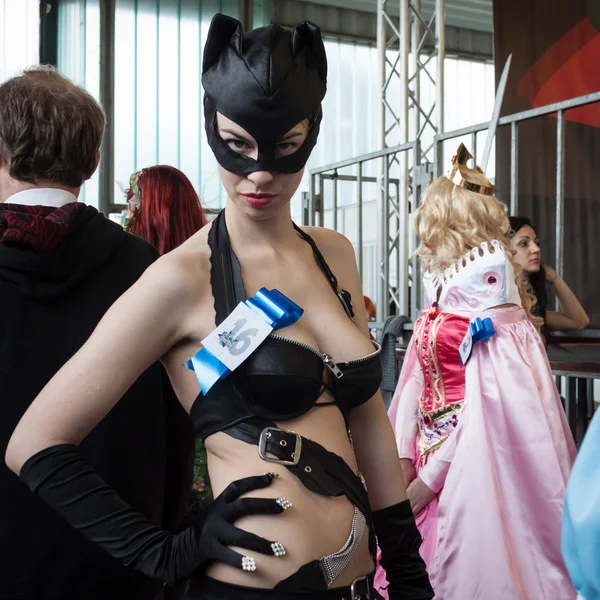 Seksowny cosplayer pozowanie na festiwalu del fumetto Konwencji w Mediolan, Włochy — Zdjęcie stockowe