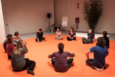insan bir sınıf beden farkındalık olis Festivali Milano, İtalya