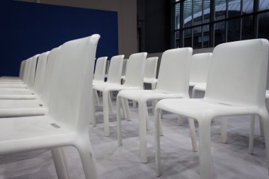 beyaz boş sandalyeler bit 2014, uluslararası turizm Döviz Milano, İtalya