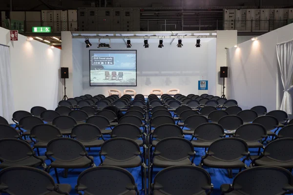 Sala de conferências vazia no Bit 2014, intercâmbio turístico internacional em Milão, Itália — Fotografia de Stock