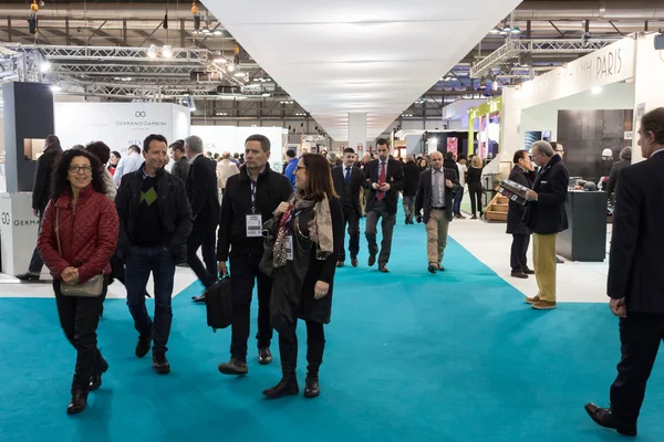 People visiting Mido 2014 in Milan, Italy — Stock Photo, Image