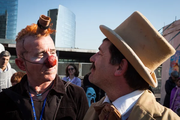 Umělci, kteří se účastní v Miláně klaun festivalu 2014 — Stock fotografie