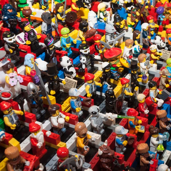 Lego Minifiguren op cartoomics 2014 in Milaan, Italië — Stockfoto