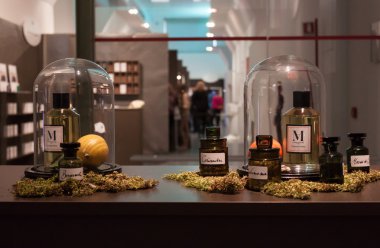 parfüm şişeleri, esxence 2014 Milano, İtalya