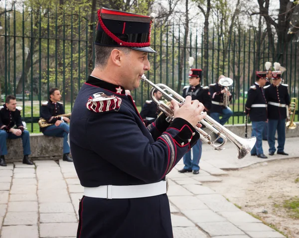 Banda del ejército preparándose para la ceremonia de juramento —  Fotos de Stock