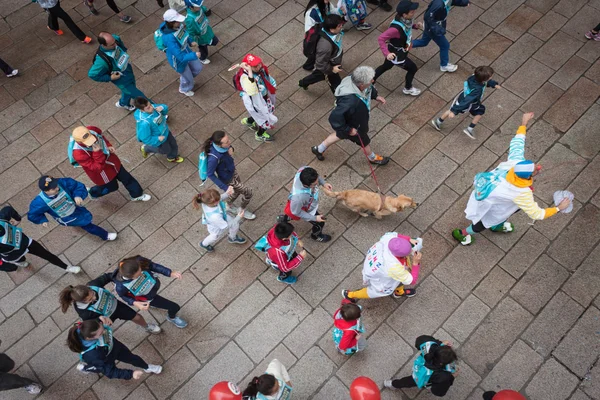 Atletas que participan en la media maratón de Stramilano — Foto de Stock