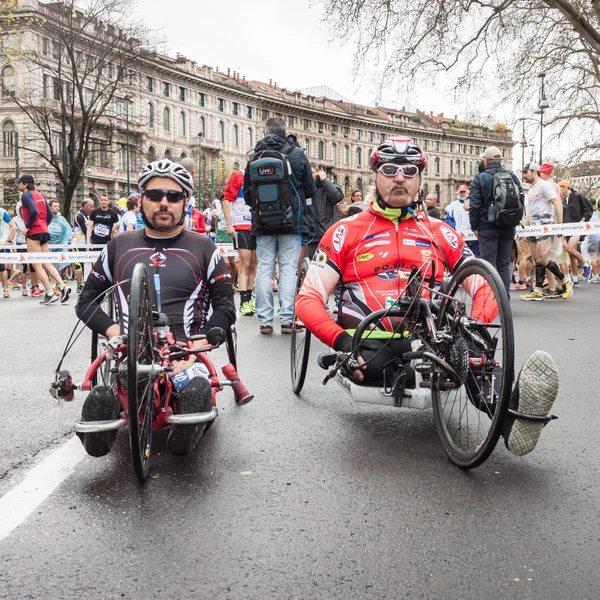 Handicap atleten deel te nemen aan stramilano halve marathon — Stockfoto