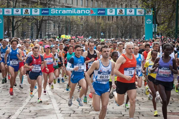 Athletes taking part in Stramilano half marathon — Stock Photo, Image