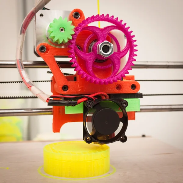 3D-printer op Robot en Makers weergeven — Stockfoto