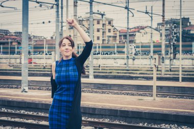 güzel kız parça poz 