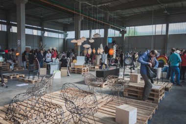 insanlara ventura lambrate alan Milano tasarım Haftası