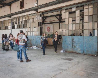 insanlara ventura lambrate alan Milano tasarım Haftası