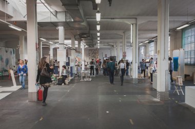 insanlara ventura lambrate alan Milano tasarım Haftası