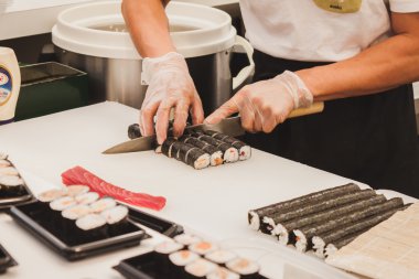 suşi hazırlama şark Festivali'nde rulo milan, İtalya