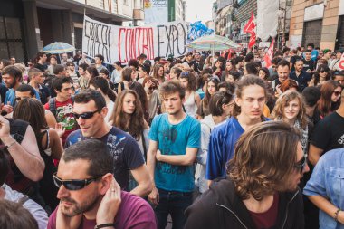 İnsanlar katılan mayday geçit Milano, İtalya