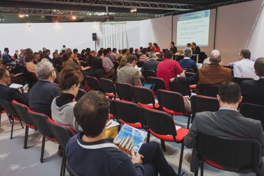 kişi bir konferansta solarexpo 2014 Milano, İtalya
