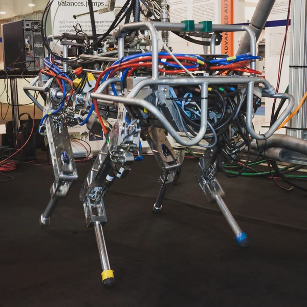 Hyq robot tentoongesteld in solarexpo 2014 in Milaan, Italië — Stockfoto