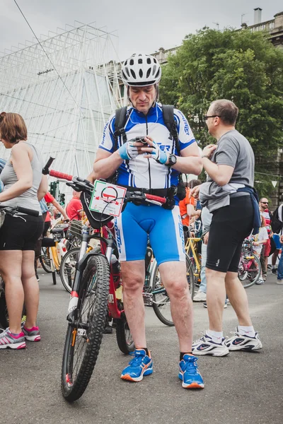 Mensen deel te nemen aan cyclopride 2014 — Stockfoto