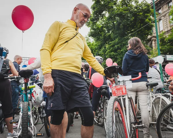 Persone che partecipano a Cyclopride 2014 — Foto Stock