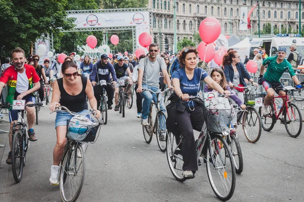 Persone che partecipano a Cyclopride 2014 — Foto Stock