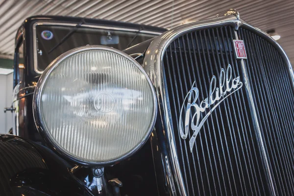 Detail of Fiat period automobile at Militalia in Milan, Italy — Stock Photo, Image