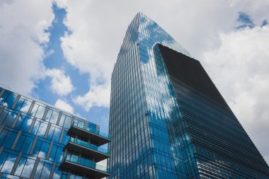 Yeni gökdelen, porta nuova Milano, İtalya