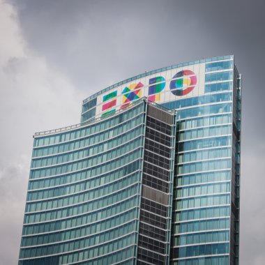 gökdelen expo logosu, porta nuova Milano, İtalya