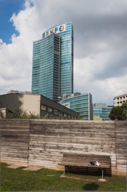 gökdelen expo logosu, porta nuova Milano, İtalya