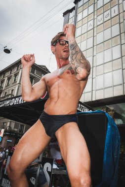 insanlar çekici bölüm içinde milano gurur 2014, İtalya