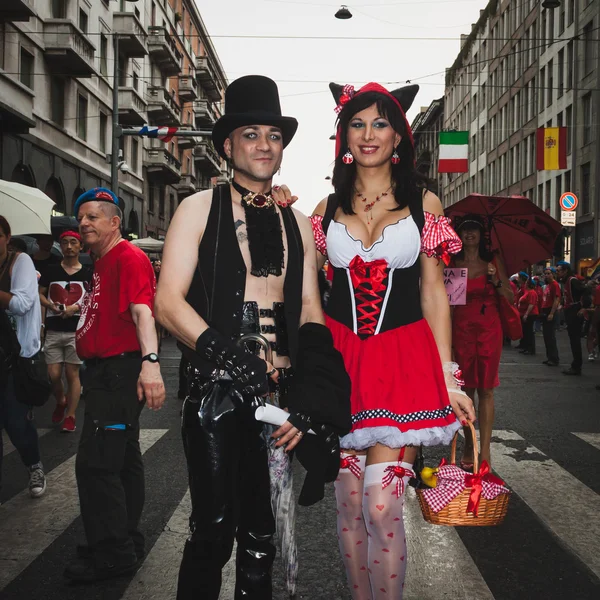 Personas que participan en el Orgullo de Milán 2014, Italia —  Fotos de Stock
