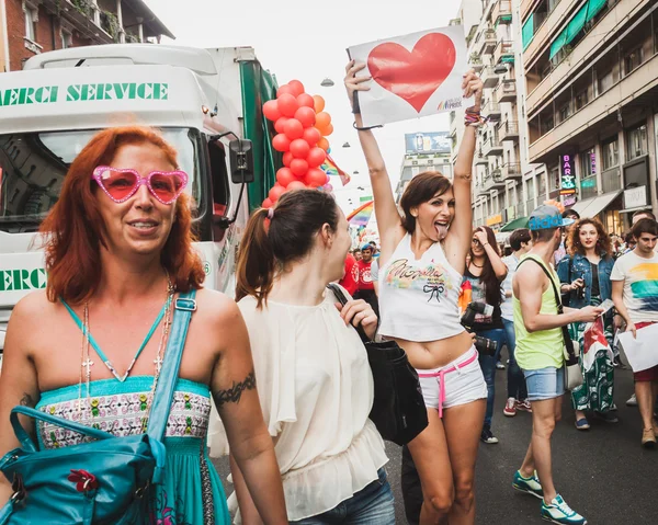 Mensen die deelnemen aan milano trots 2014, Italië — Stockfoto