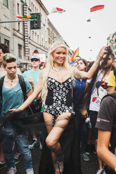 Pessoas que participam no Orgulho de Milão 2014, Itália — Fotografia de Stock