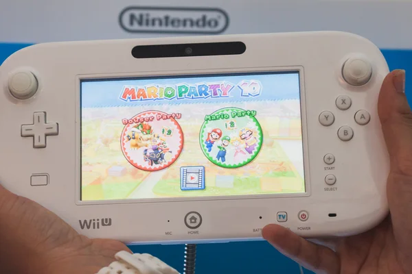 Gros plan de l'appareil de manette de jeu blanc Nintendo Wii U — Photo