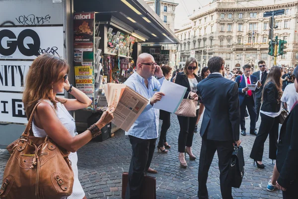 Business people take part in a flash mob in Milan, Italy — Stock Photo, Image