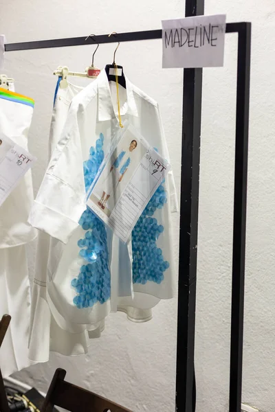 Milan Italy Σεπτεμβριου Ράφια Ρούχων Στα Παρασκήνια Πριν Την Έκθεση — Φωτογραφία Αρχείου