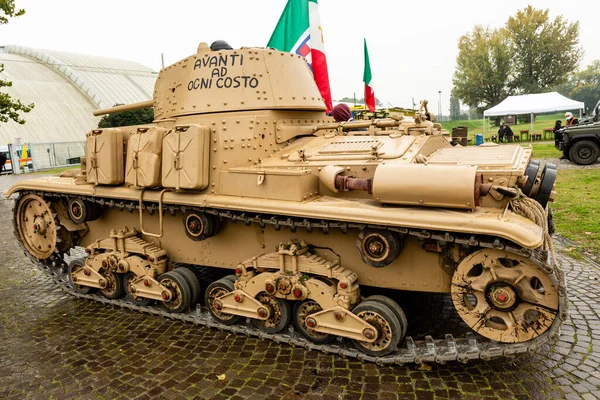 Milan Italien October Italiensk Kampvogn Fra Verdenskrig Ses Militalien Udstilling - Stock-foto