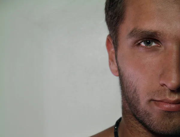 portre sey adam yüzünü kapat