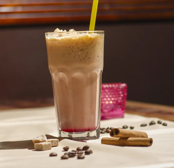 Imagen de la bebida de café frío en la mesa — Foto de Stock
