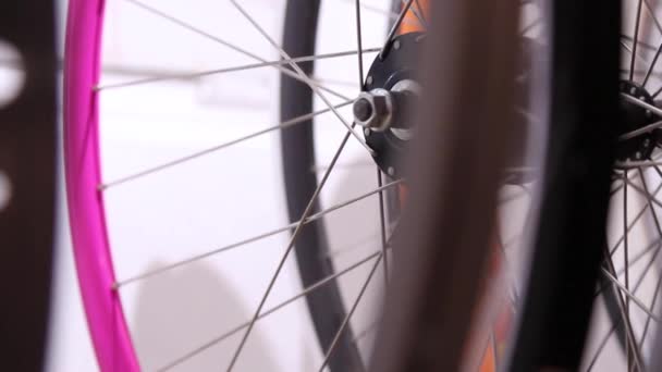 很酷的自行车轮子的镜头 — 图库视频影像