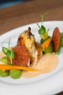 görüntü ile sebze yemek restoranında lezzetli tavuk
