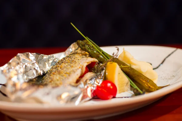 sebzeli Fırında Balık resim