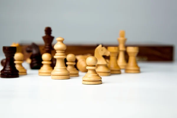 Chess pieces on the board — Stock Photo, Image