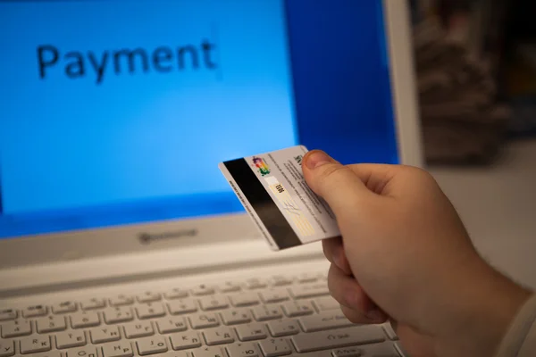Elinde ödeme kredi kart — Stok fotoğraf