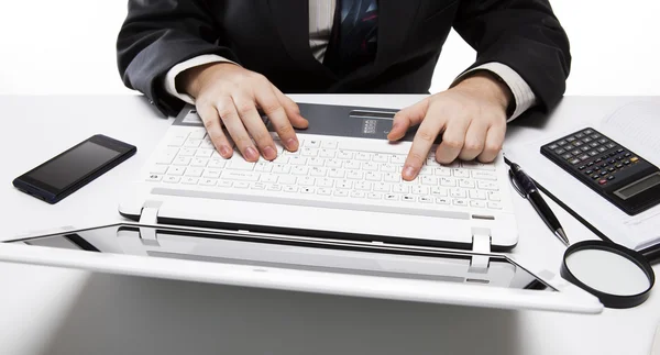 Notebook klavye 3 insan parmak — Stok fotoğraf