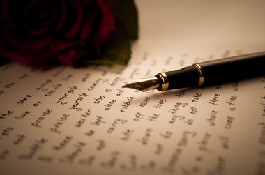 metin sayfası kağıt rose ile dolma kalem