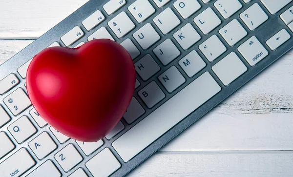 Red Heart Keyboard Notebook Website — Stockfoto