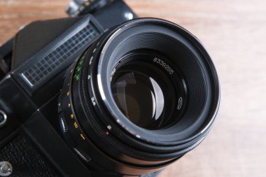 Retro siyah geniş açı film kamera yakın çekim
